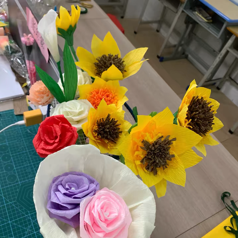 纸上流年，指尖绽放！——弘文学校立体纸艺社团