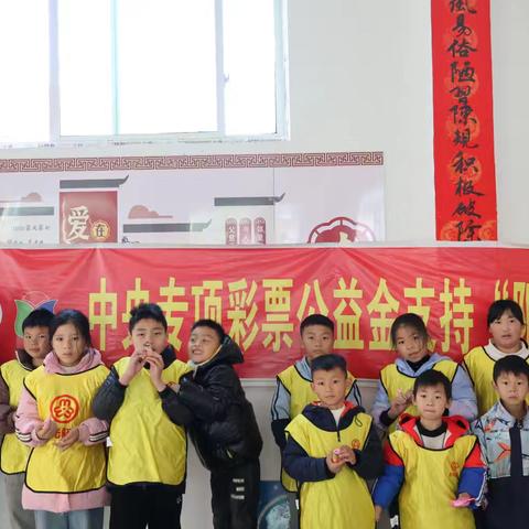 横峰县龙门畈乡童家村阳光驿站开展“感恩自然 礼赞丰收”主题活动