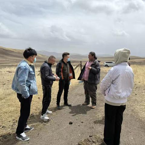 筑牢防疫防线 守护畜牧安全——县农牧农村和科技局工作人员到我镇开展牲畜疫病专项核查工作