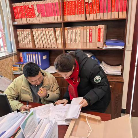 县林草局一行工作人员到虾扎镇督导检查森林草原防灭火工作