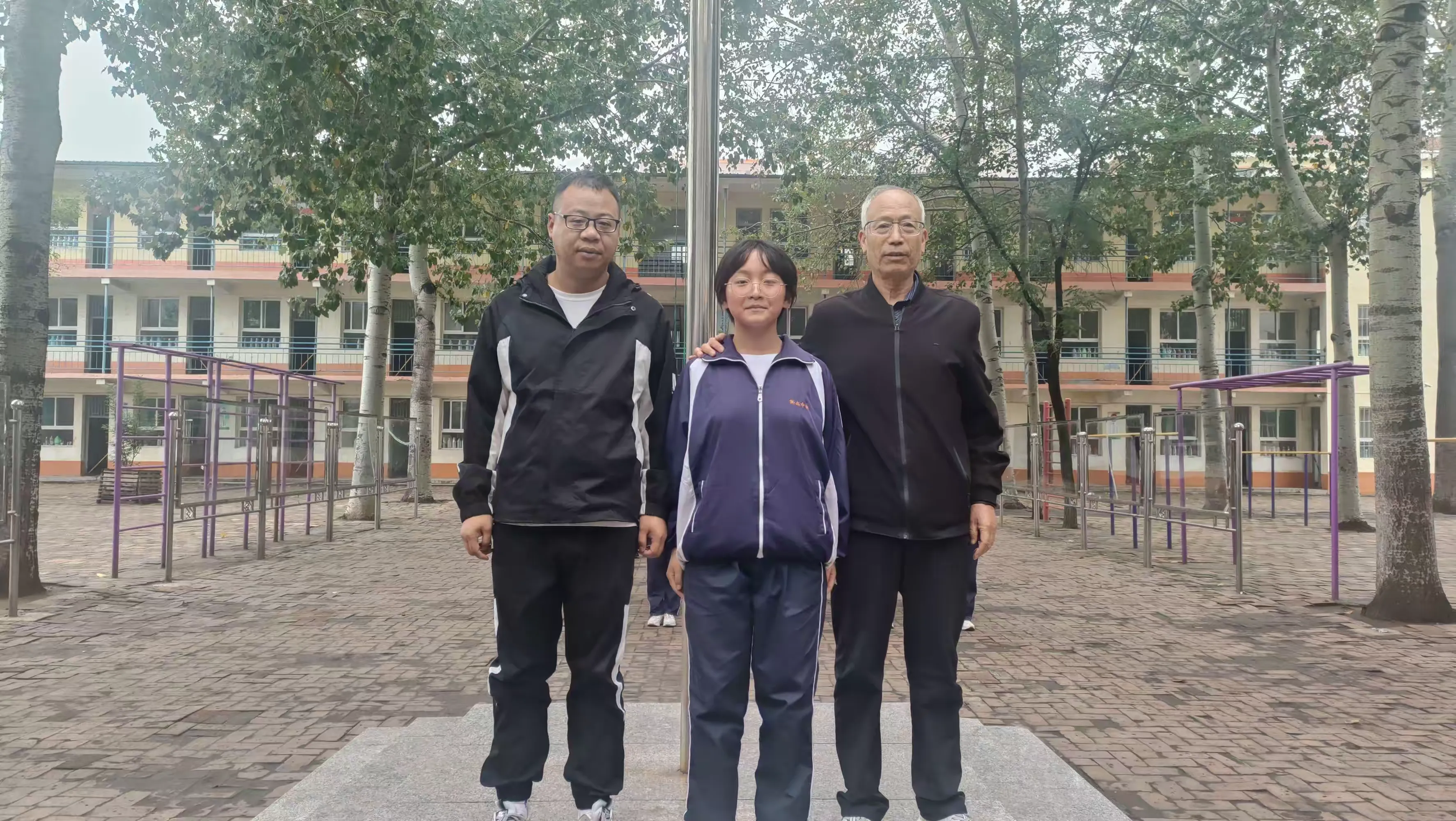 英杰中学9月25日升旗仪式