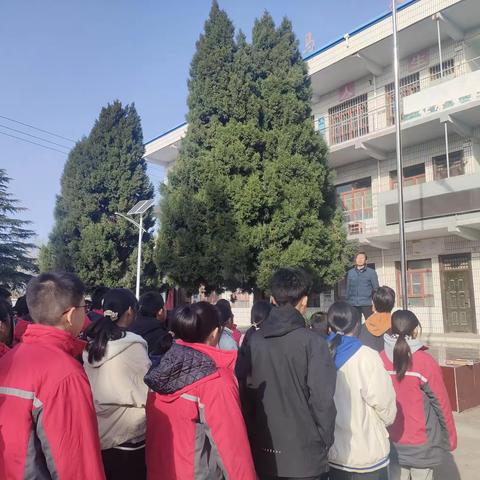 百舸争流齐奋进，榜样引领勇争先——杜马九年制学校期中考试表彰大会