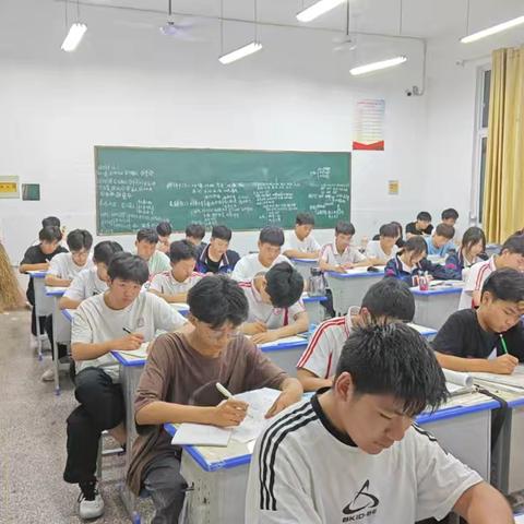 凝心聚力战月考