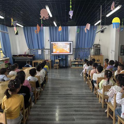 与秋相遇，不负“食”光                    ——天柱山中心幼儿园“世界粮食日”主题教育活动