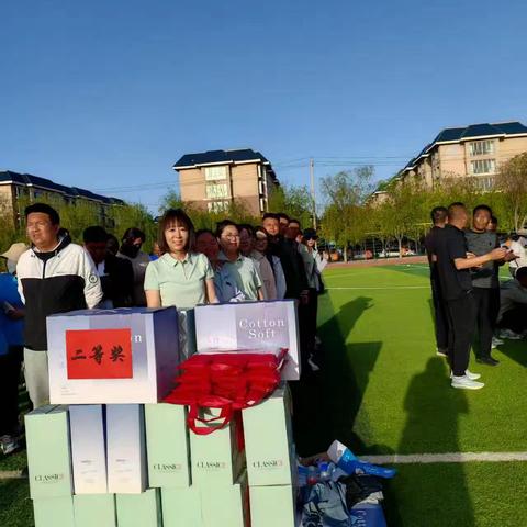 团结就是力量 拼搏创造辉煌——全旗第五届教职工运动会晨丰中学教师大放异彩