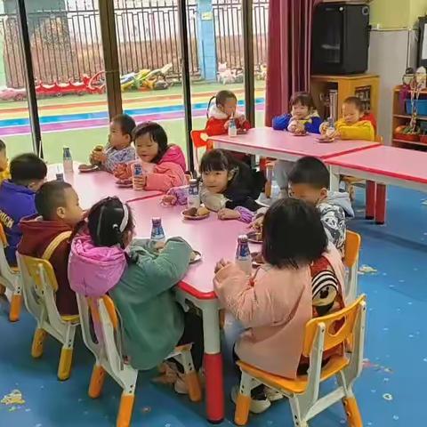 新建区迪启博幼儿园小一班第二十周学习与生活