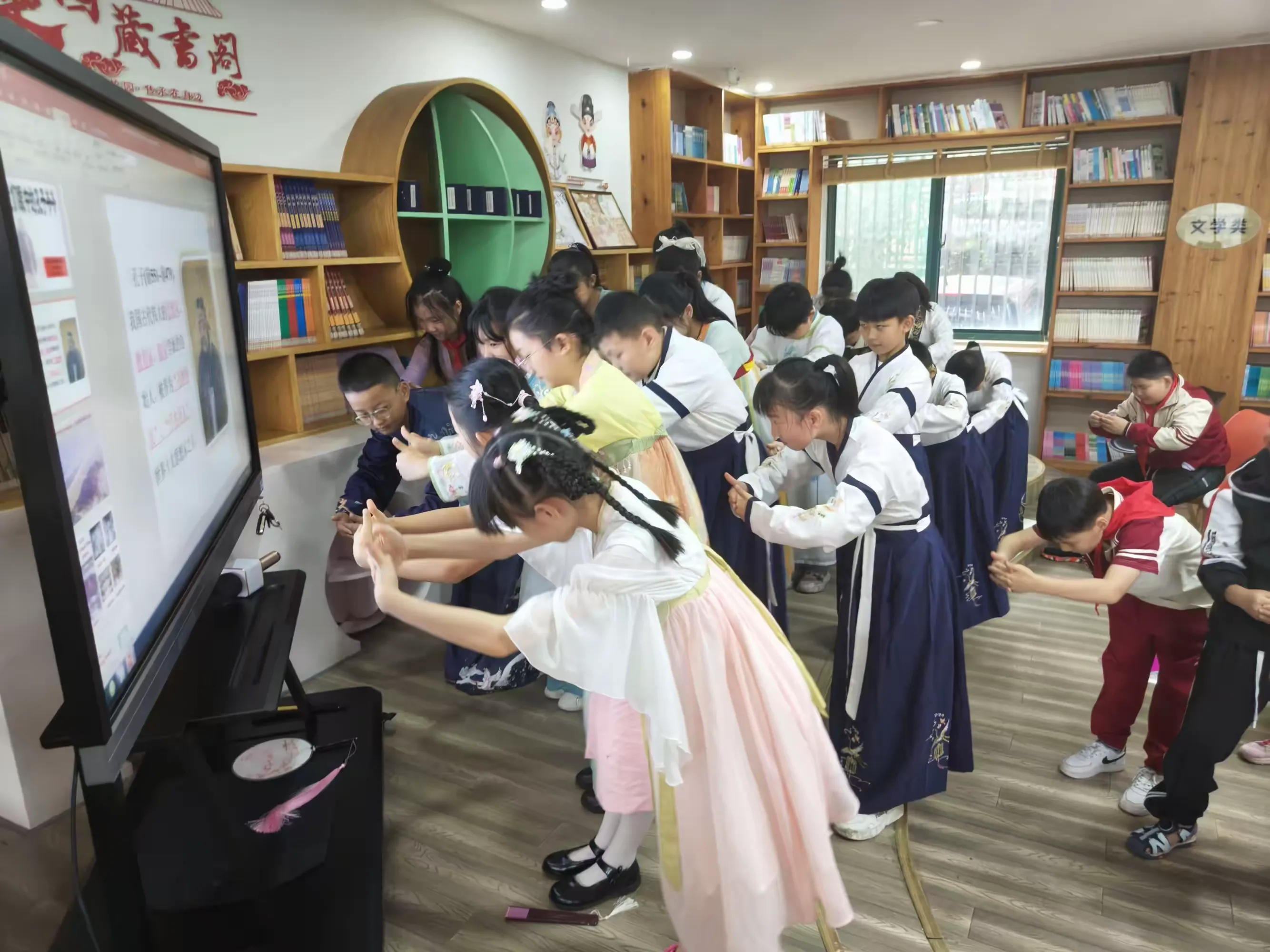 简篇-德育固本|弘扬国学经典 传承华夏文明——当涂路校区华桢中队“纪念孔子诞辰”主题活动