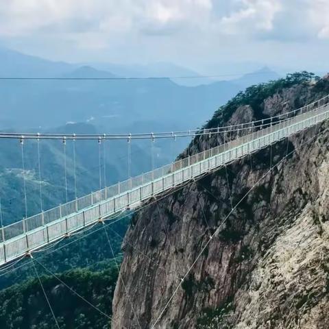 明堂山醉美春色--看绚丽五彩林，明堂山踏春一日游