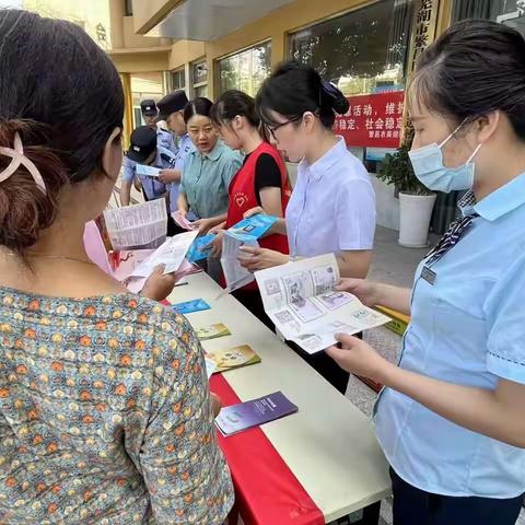 繁昌区邮政储蓄荻港营业所开展反假币宣传活动