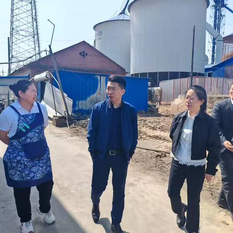 松原分行党委书记、行长薛洋溢同志到宁江支行开展“乡村深耕”工作调研