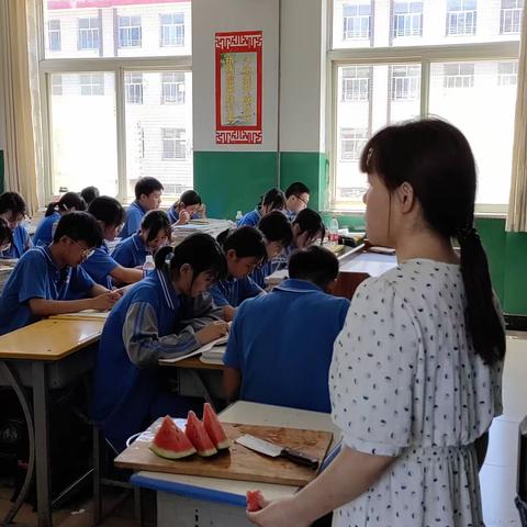 【教学管理】火热的拼搏—平山县外国语中学6月23日中午校园剪影