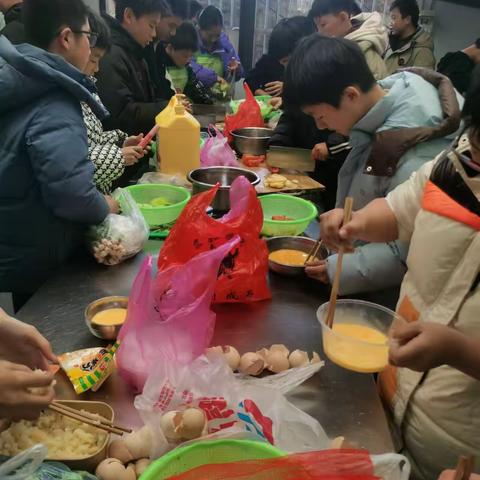 劳艺生香：学子灶台展厨艺风采——七（14）班