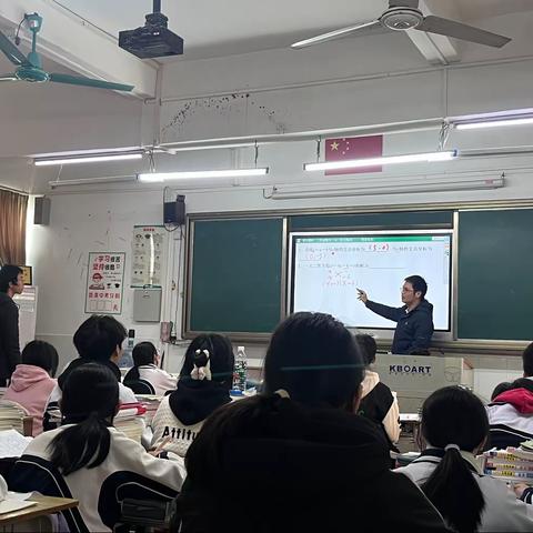 聚焦课标新视角，探索课堂展风采——九年级数学二次函数与一元二次方程公开课