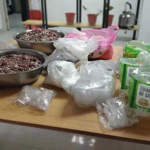观湖金昕的简篇