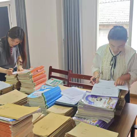 【党建引领教学】夯实常规 以查促教 ——团风县王亚南学校教学常规检查