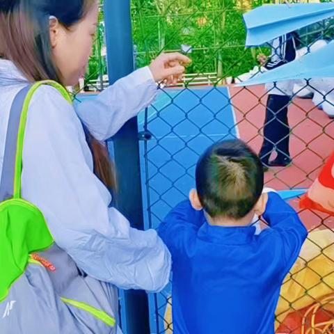 “中国梦.航天梦”三亚金鸡幼儿园迎新年亲子冬季运动会