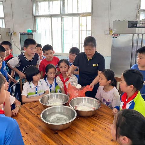 三里镇龙田小学四一班劳动课