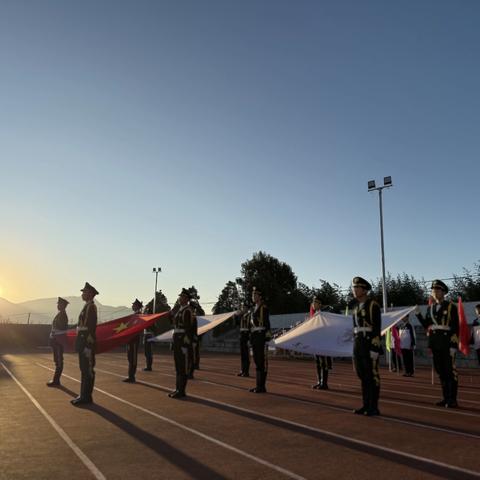 史鉴于心，法守于行——玉溪市江川区第一中学举行12月主题升旗仪式