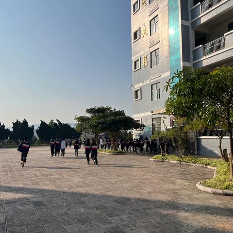 遇“震”不乱，避“震”有方——玉溪市江川区第一中学组织开展本学期第一次急避险疏散演练、食物中毒演练