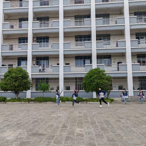防震减灾 安全同行——玉溪市江川区第一中学组织开展本学期第二次急避险疏散演练