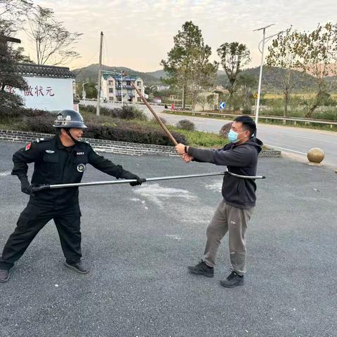 凝心聚力守防线，反恐演练护校园——陈坊中学开展反恐防暴演练活动