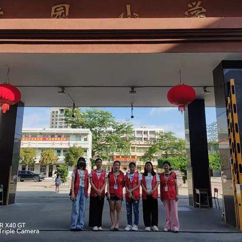 致谢护学岗志愿者：平凡的守护者