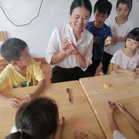 小贝中心幼儿园中秋节月饼制作主题活动