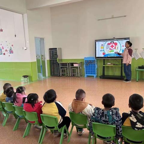 “用药安全我知道”——史官镇尧科幼儿园安全主题教育教学活动