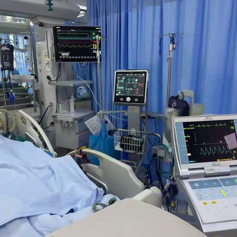 重症之门后的温柔力量——「男」丁格尔的无声战场