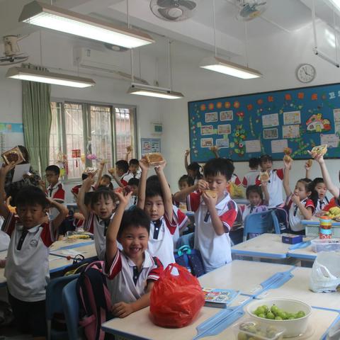 浓浓中秋情，快乐中秋节-记海北小学一年1班