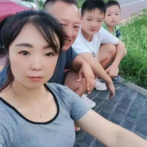 八（15）班李昊洋妈妈的简篇