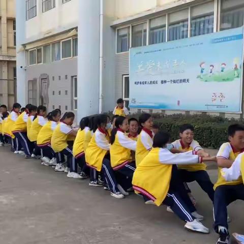 “课间展风采，活力满校园”——蒙自市第五中学2311班活动纪实                                  ———新学期，展示自我