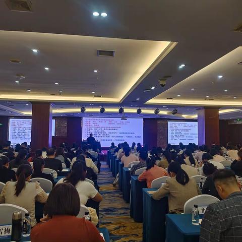 广西 “国培计划” 学习型团队组织与凝练专题培训：十组同心凝智慧，深耕教育启新程