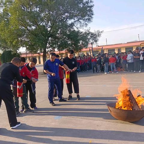 开展消防演练，筑牢安全防线 ——交城县阳渠学校消防安全演练