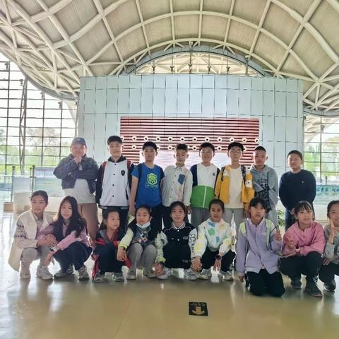 翱翔长空、逐梦未来——记四（1）班同学的民航博物馆之旅