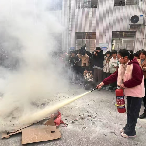 校园消防演练🧯，安全重于泰山 ———毛堂乡第一中心小学 ‍