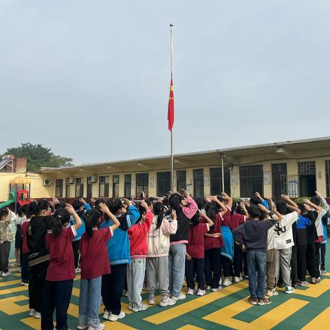 九门回族乡中心校升旗仪式之迎双节爱国教育篇