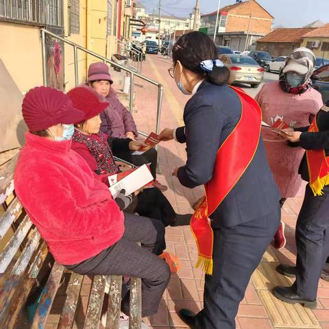 “保障金融权益，助力美好生活”青岛农商银行水集支行蓬莱路分理处3.15消保宣传活动进行中