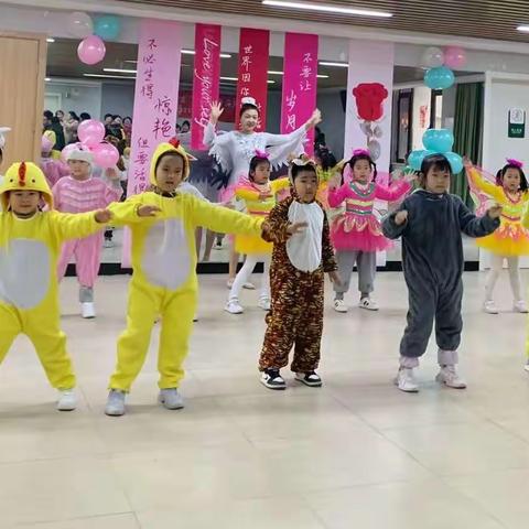 市中区兴隆街道兴盛社区携手润泽第一幼儿园开展“巾帼展风采 奋斗绽芬芳”女神节文艺汇演活动