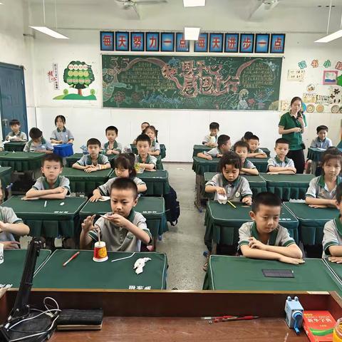 魔法课堂  ﻿杨柳湖学校科学特色课程