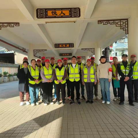 暖心“护学岗”，浓浓“冬日情”