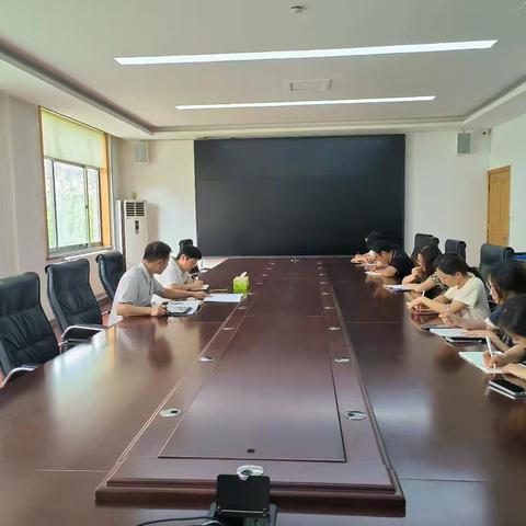 泺口街道经发科召开科室工作会议