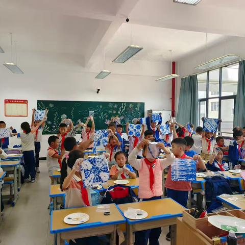 育才三小10班家校互动课（三） ——扎染