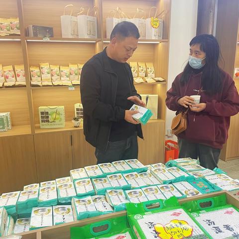一碗能煮出米汤的健康大米   一片由源头溪水浇灌的稻田