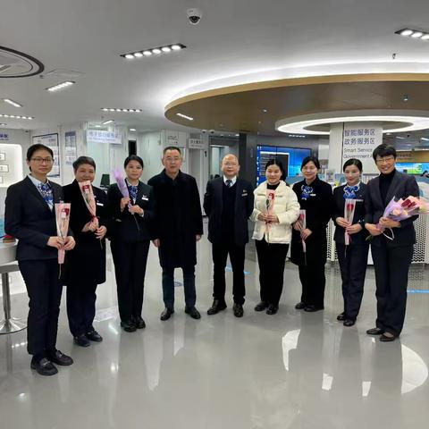 共建玫瑰书香 绽放“她”力量——中国建设银行清远市分行成功举办三八妇女节主题阅读暨普法活动