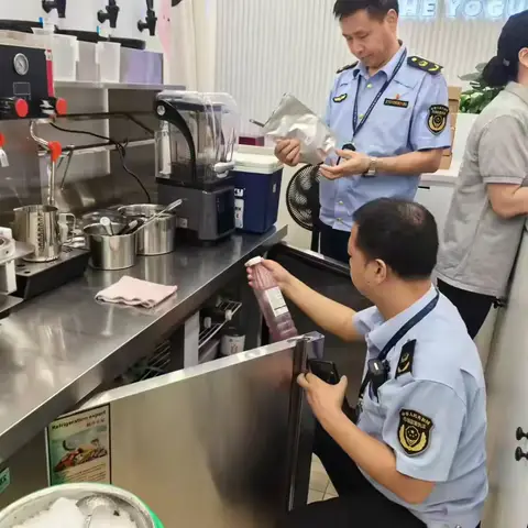 筑牢网络餐饮食品安全防线，守护辖区人民健康 --未央区市场监管局开展自制饮品经营项目专项检查