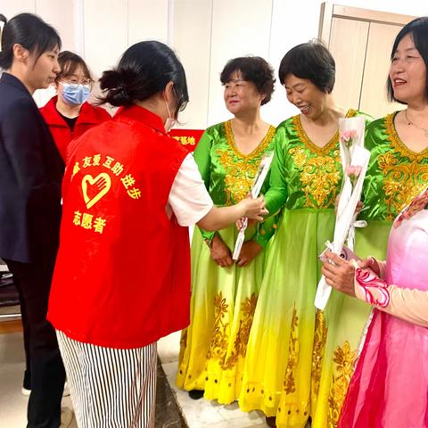 “以花献礼，致敬母爱”———昌明西路社区工会开展母亲节主题活动