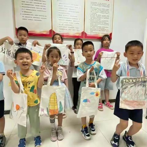 搭乘“童趣”飞船  开启“梦幻之旅”——童心飞舞 乐度六一