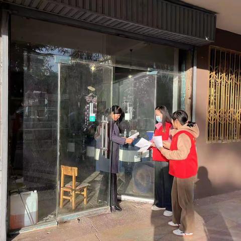 义马市民政局开展垃圾分类宣传进社区活动