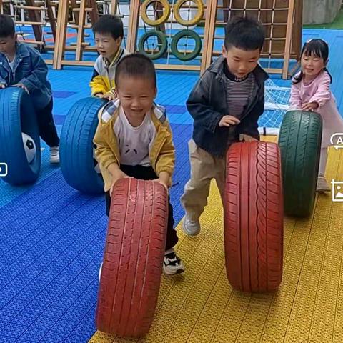 【翰林苑幼儿园鲍老师】2024年4月份中二班自主游戏《有趣的轮胎》观察记录